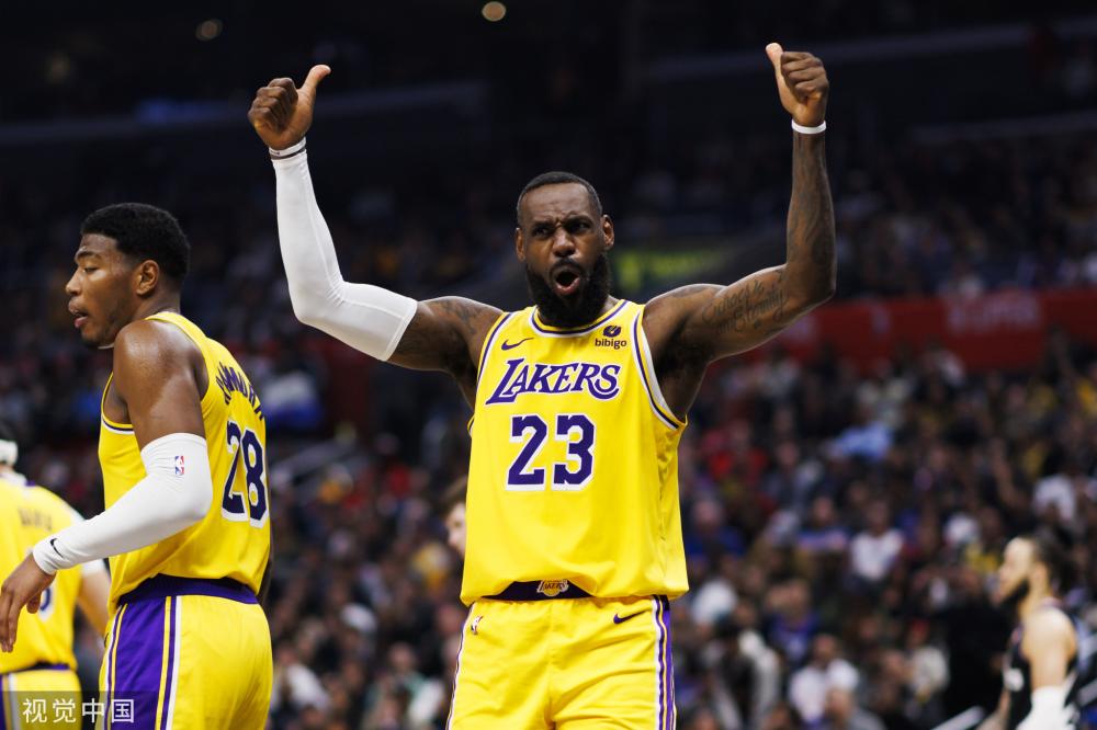 而在现代足 而在现代足